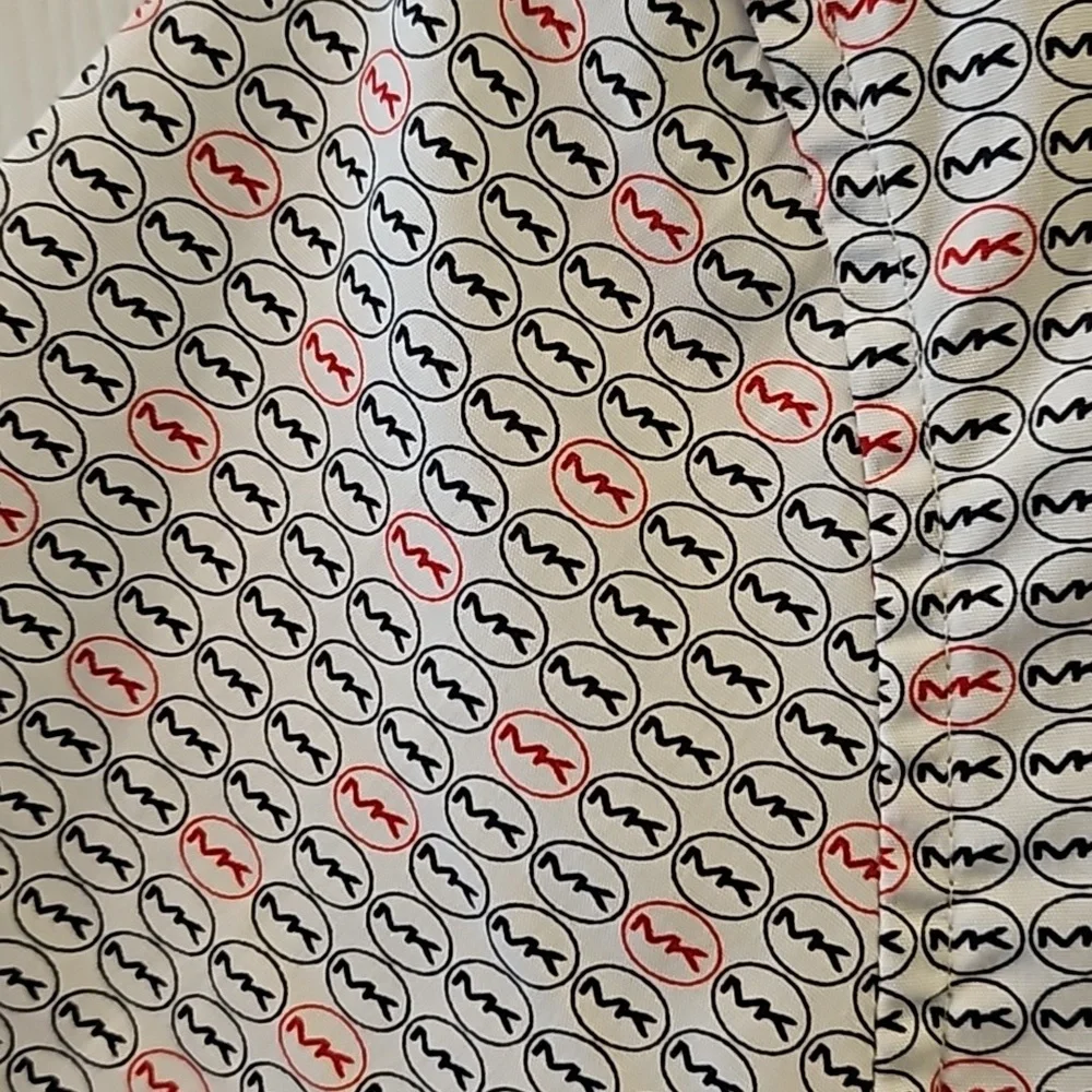 MK Logo Causal Button-down - Picture 5 of 7